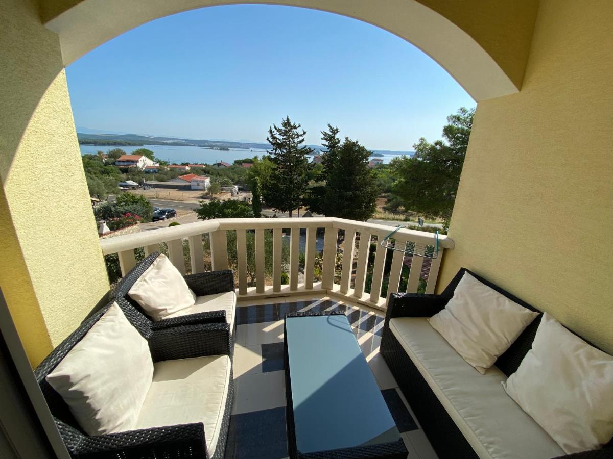 Apartments Villa Lora Kraj  Exteriör bild