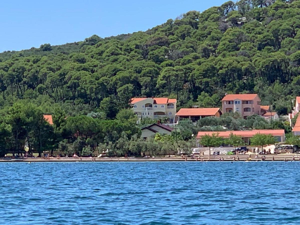 Apartments Villa Lora Kraj  Exteriör bild